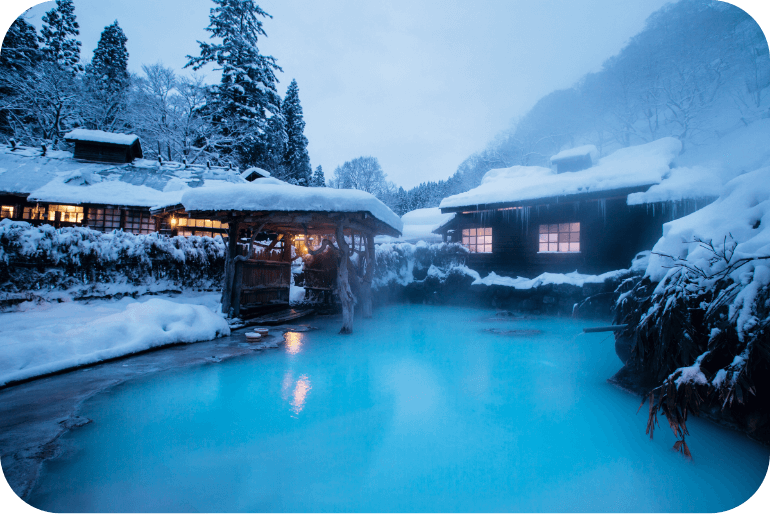 雪深い乳頭温泉郷の外観