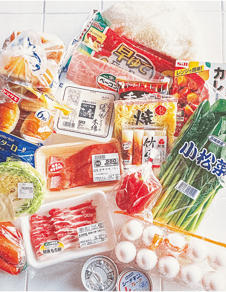 広げられた様々な食材