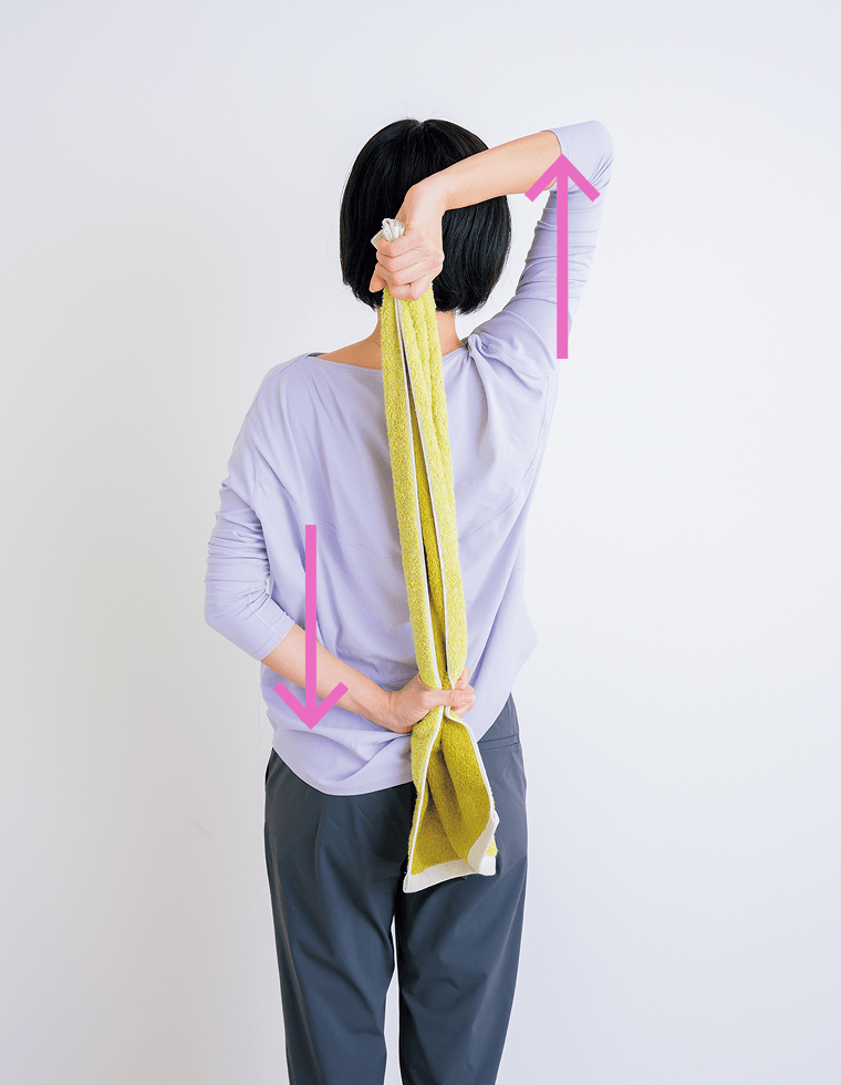 もう一方の手で掴んで下に引く先生