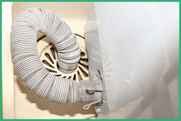 排水トラップ・ホースにたまったほこり